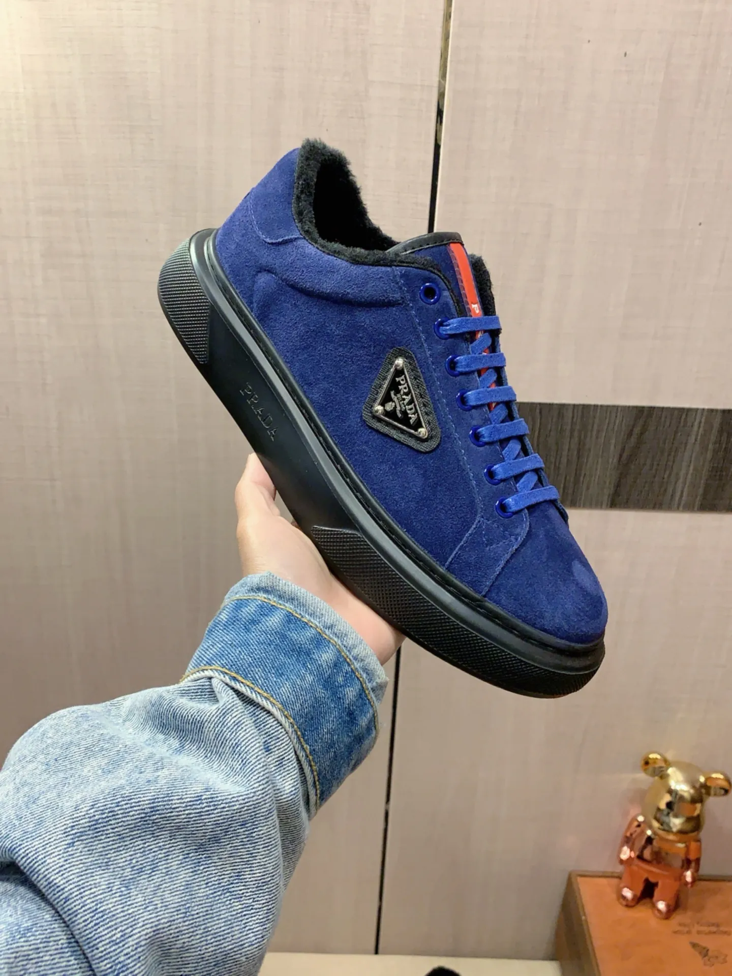 Warm new model: Factory price: 460💰💰🎩🎩[Lightning][Lightning] "Prada Men's Shoes💰pRADA*" The latest and most popular casual shoes, top brand [seduce] luxury~purchase, top~quality. [Strong] The upper is made of imported breathable anti-wear material ➕ Breathable simulated fur feet (•) with fine workmanship. The original stylish and stylish soft rubber wear-resistant and non-slip outsole is light and comfortable on the feet. The real thing looks better when photographed in person. 0186: code: 38-44, 4️⃣ colors selected